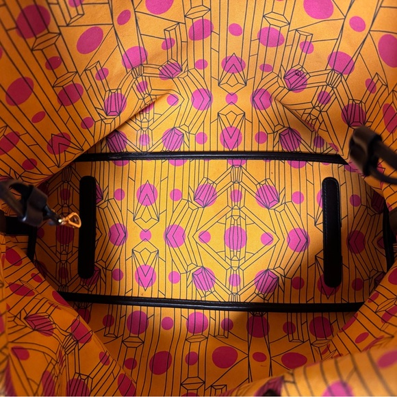 MCM Large reversible Liz Shopper Tote - Picture 2 of 3